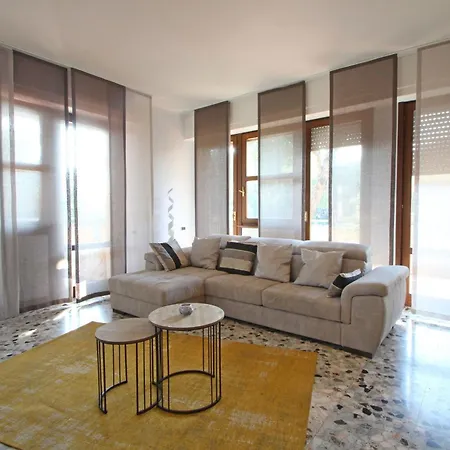 Dei Ronchi Apartment *